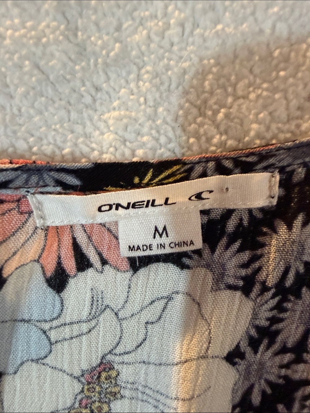 O'Neill Kyrie Flower Power Floral Romper. Sz M. 70’s. Beach. Festival. Vacation - Picture 16 of 17